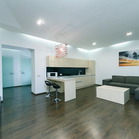 Kreschatik 21 With Terrace 2Br Kyiv Exterior foto