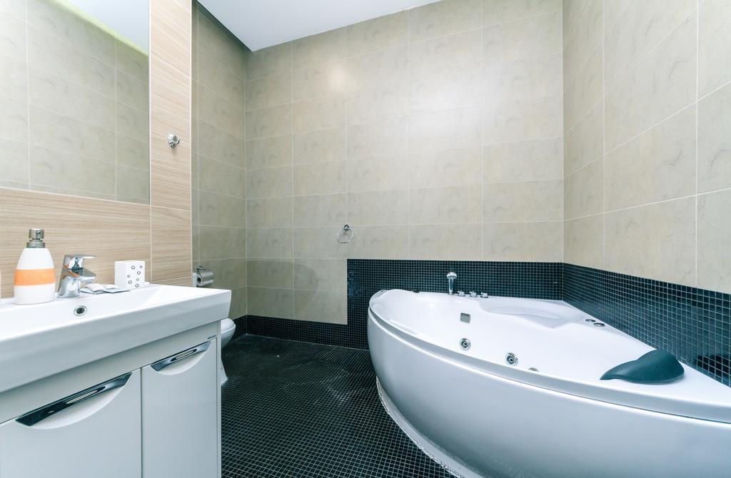 Kreschatik 21 With Terrace 2Br Kyiv Exterior foto