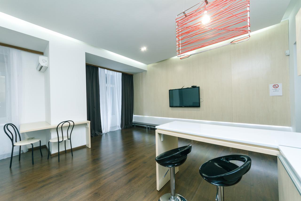 Kreschatik 21 With Terrace 2Br Kyiv Exterior foto