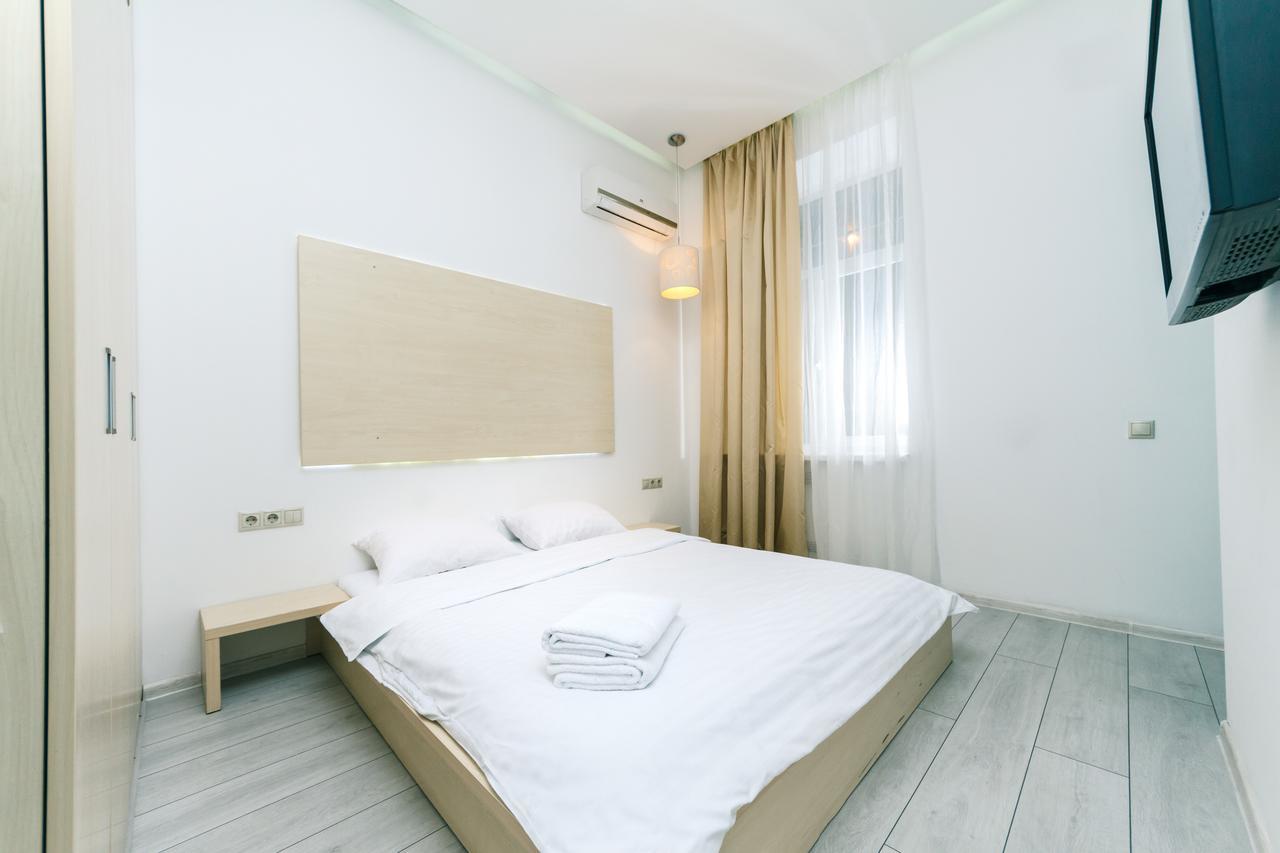 Kreschatik 21 With Terrace 2Br Kyiv Exterior foto