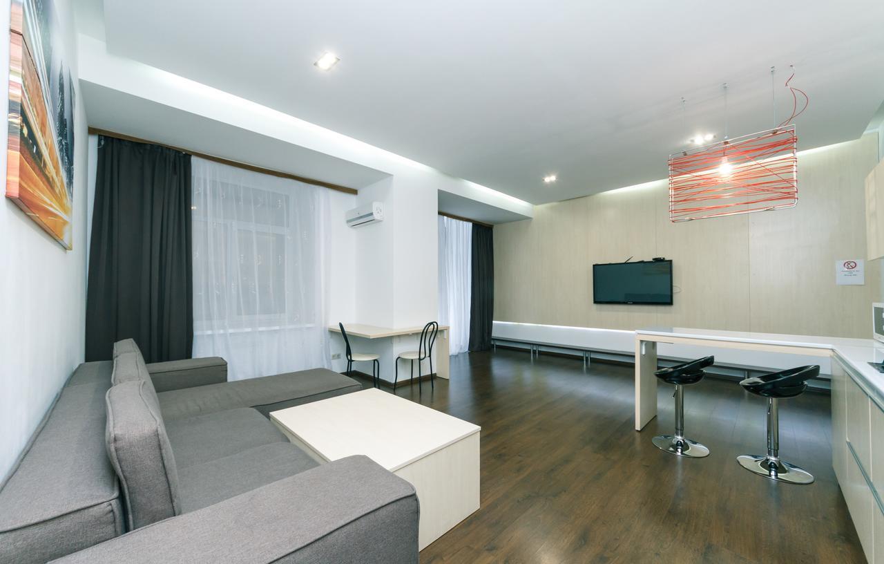 Kreschatik 21 With Terrace 2Br Kyiv Exterior foto