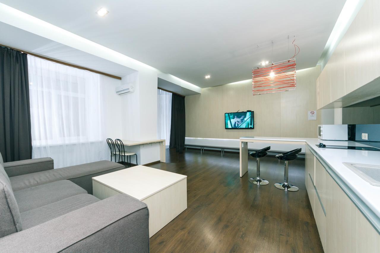 Kreschatik 21 With Terrace 2Br Kyiv Exterior foto